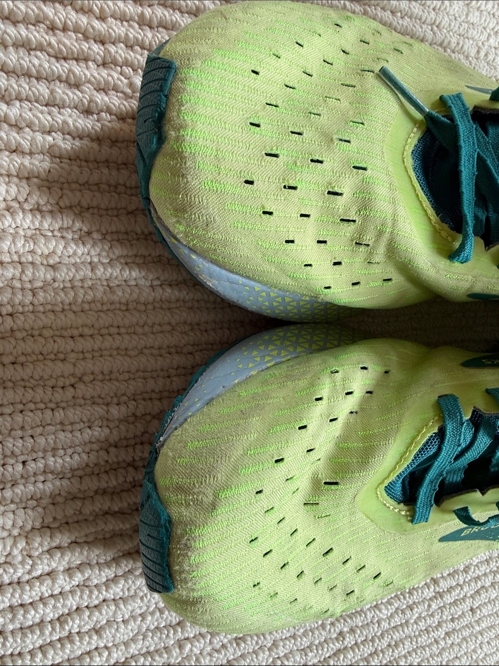 Brooks Hyperion Tempo neon green sneakers - Picture 3 of 6